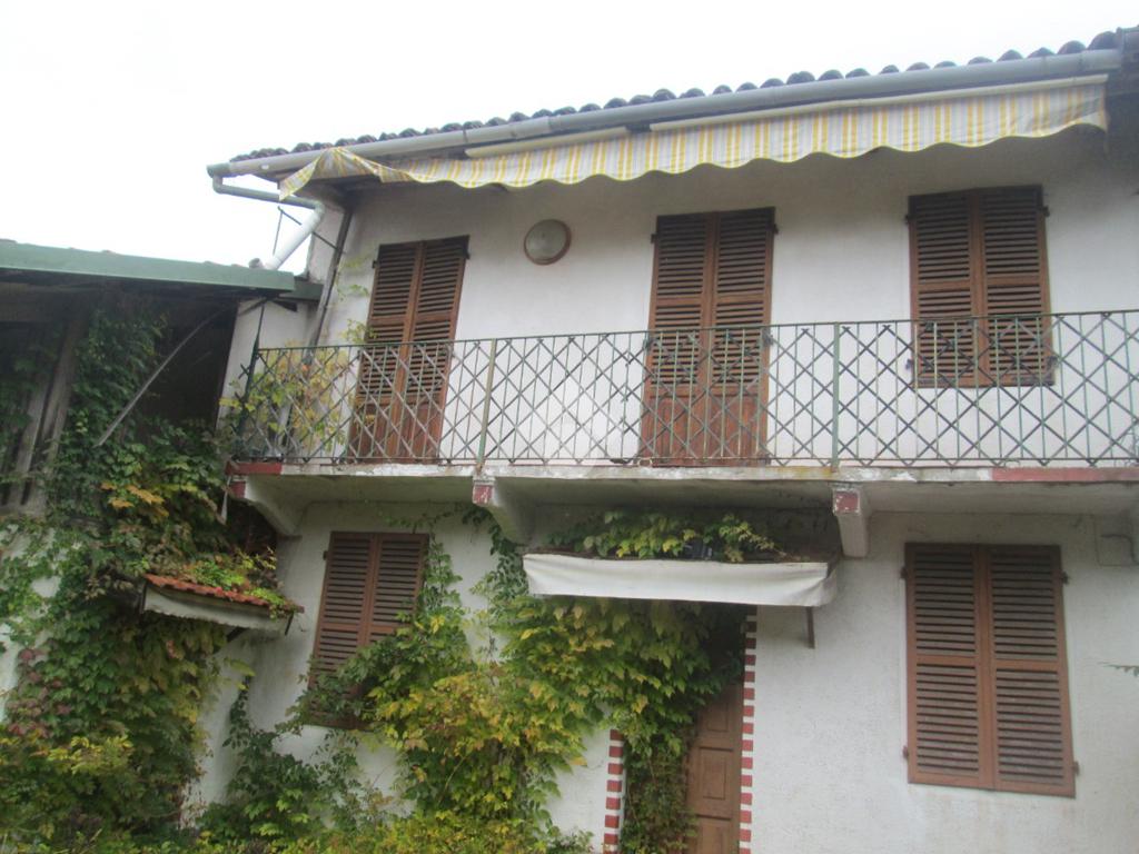 4 bedrooms House in Gassino Torinese, Italy No. 61901