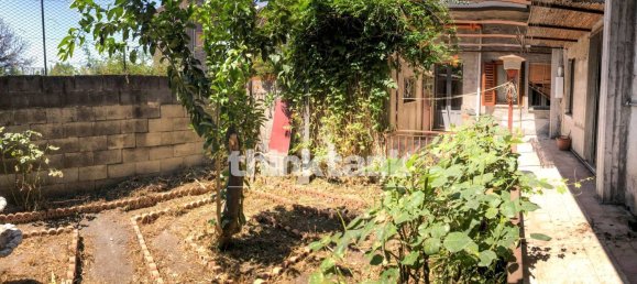 6 rooms Apartment in Belpasso, Italy No. 299565 2