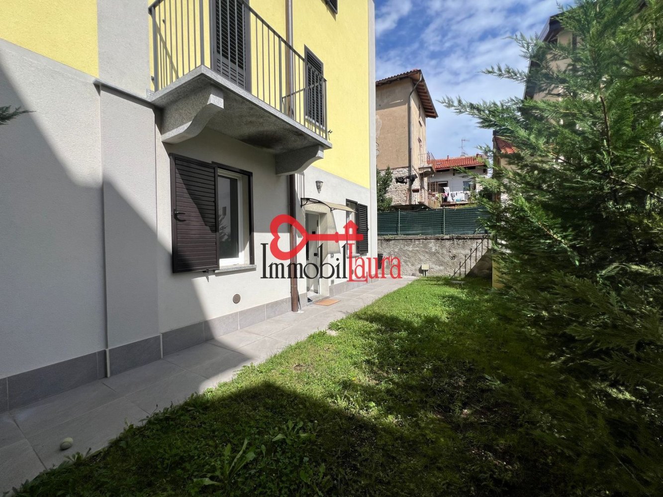 2 bedrooms Apartment in Bisuschio, Italy No. 372592