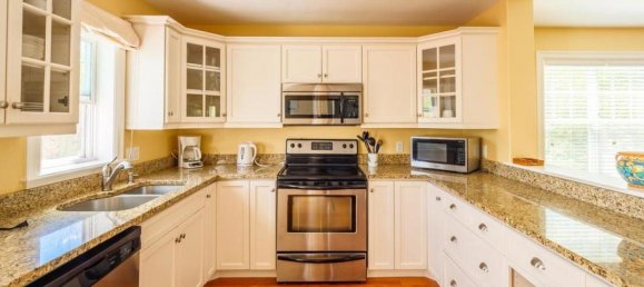 6 bedrooms House in Chester, Canada No. 577 11