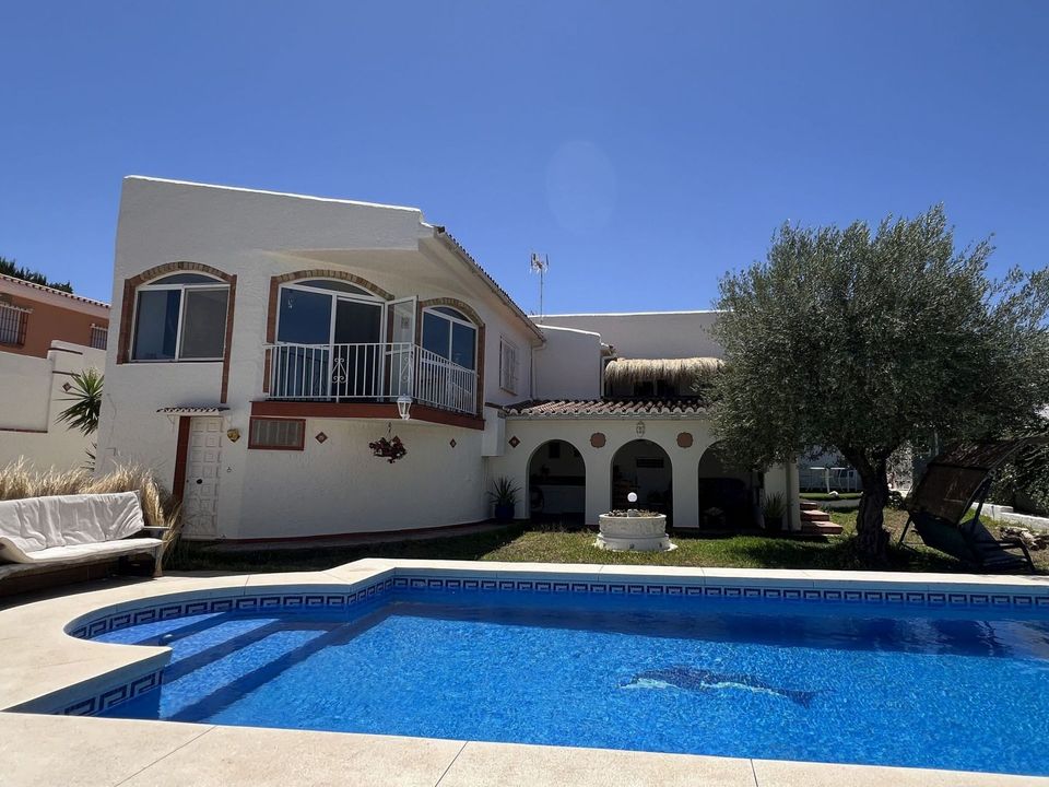 Вилла с 3 спальнями в Алаурин-эль-Гранде, Испания № 267644