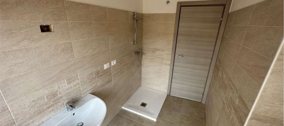 Квартира с 4 комнатами в Комо, Италия № 333695 11