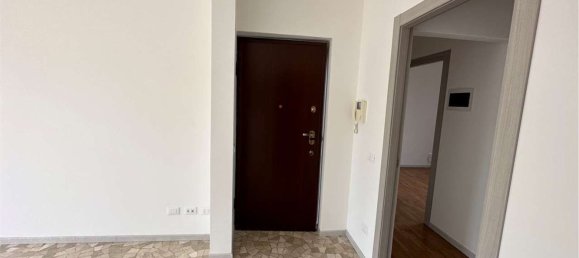 Квартира с 4 комнатами в Комо, Италия № 333695 4