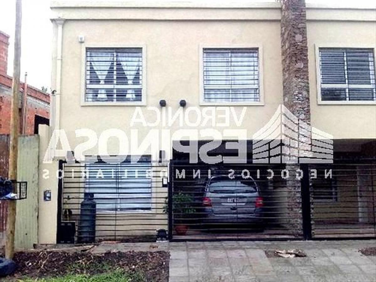 3 bedrooms House in Ituzaingo, Argentina No. 88703