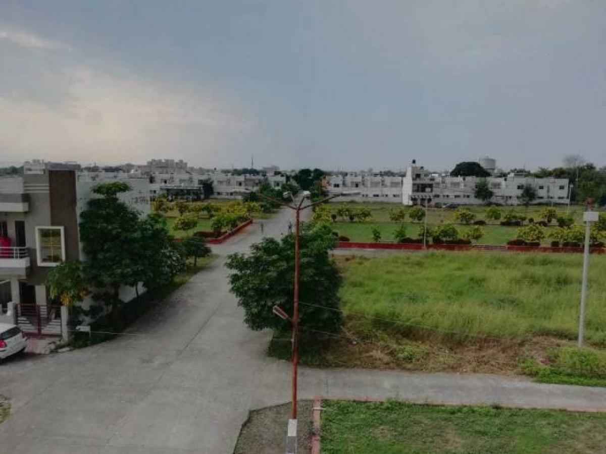  Land in Indore, India No. 32146