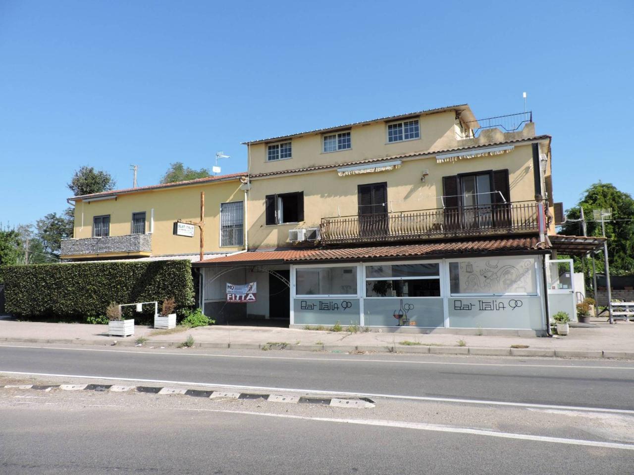 Apartamento de 3 habitaciónes en Sessa Aurunca, Italy No. 71423