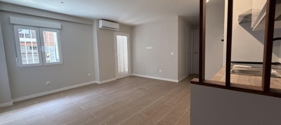Apartamento de 2 dormitorios en Madrid, Spain No. 166563 2