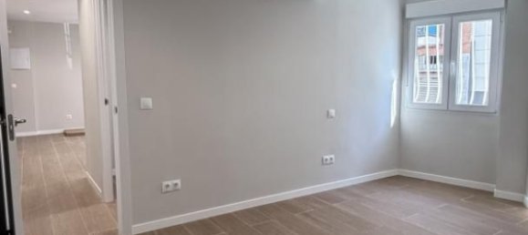 Apartamento de 2 dormitorios en Madrid, Spain No. 166563 16