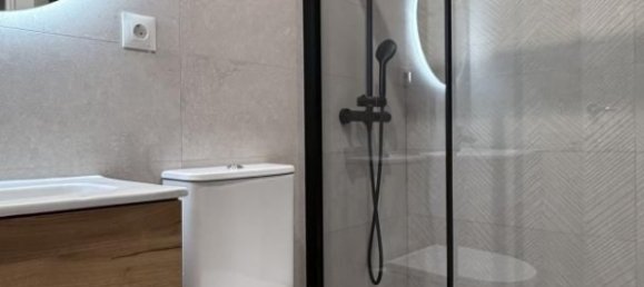 Apartamento de 2 dormitorios en Madrid, Spain No. 166563 18