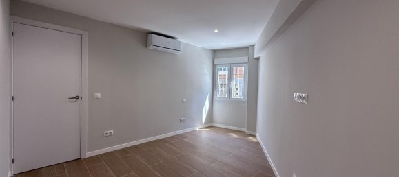 Apartamento de 2 dormitorios en Madrid, Spain No. 166563 5