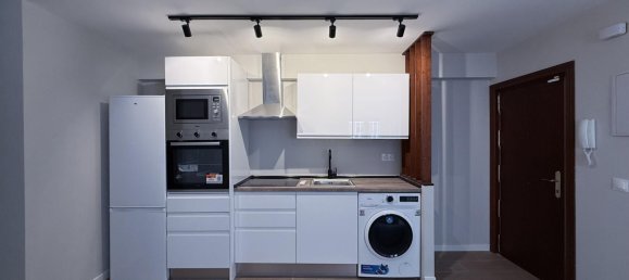 Apartamento de 2 dormitorios en Madrid, Spain No. 166563 3