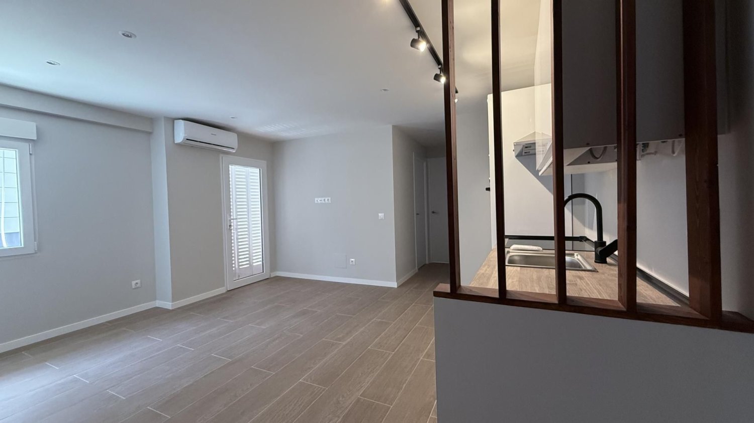 Apartamento de 2 dormitorios en Madrid, Spain No. 166563