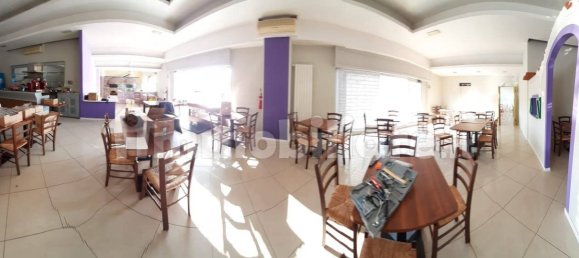 Коммерческая недвижимость с 5 комнатами в Стеццано, Италия № 135290 9