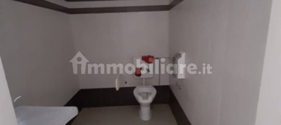 Коммерческая недвижимость с 5 комнатами в Стеццано, Италия № 135290 6