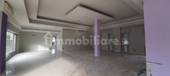 Коммерческая недвижимость с 5 комнатами в Стеццано, Италия № 135290 8