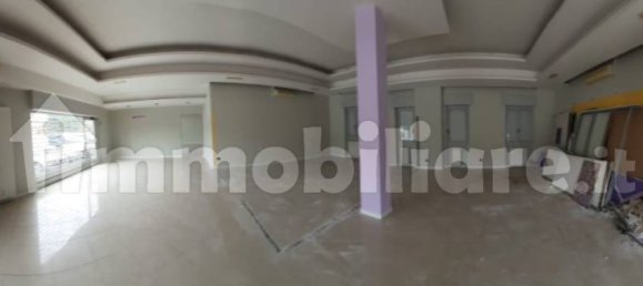 Коммерческая недвижимость с 5 комнатами в Стеццано, Италия № 135290 4