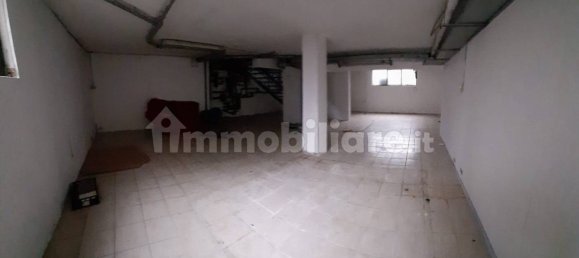 Коммерческая недвижимость с 5 комнатами в Стеццано, Италия № 135290 3