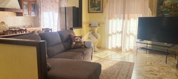 3-salle Appartement à Casoria, Italy No. 172640 10