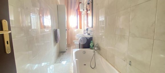 3-salle Appartement à Casoria, Italy No. 172640 3