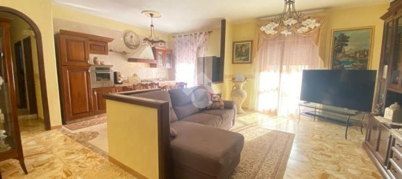 3-salle Appartement à Casoria, Italy No. 172640 13