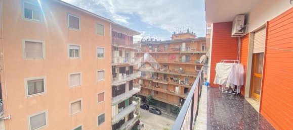 3-salle Appartement à Casoria, Italy No. 172640 16