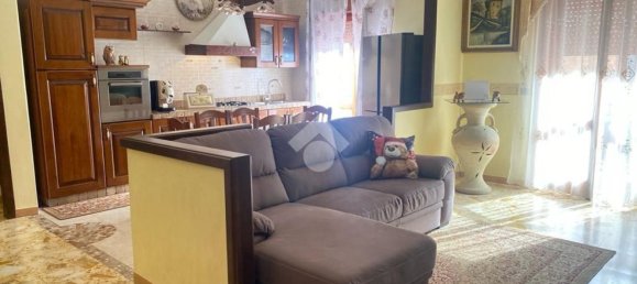 3-salle Appartement à Casoria, Italy No. 172640 11