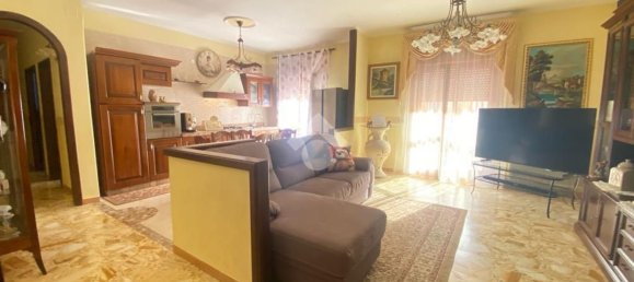 3-salle Appartement à Casoria, Italy No. 172640 20