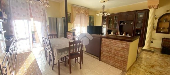 3-salle Appartement à Casoria, Italy No. 172640 8