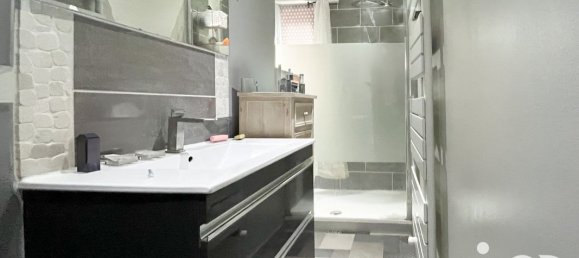 3 bedrooms House in Raismes, France No. 236394 8