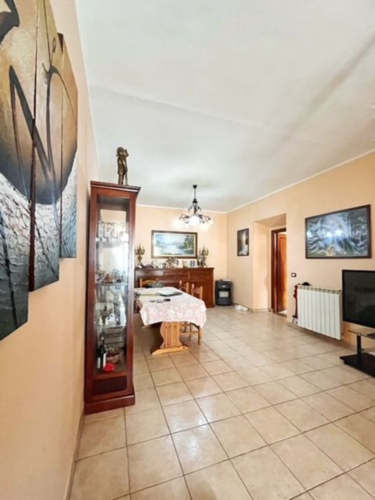 5 rooms House in Montefiascone, Italy No. 274316