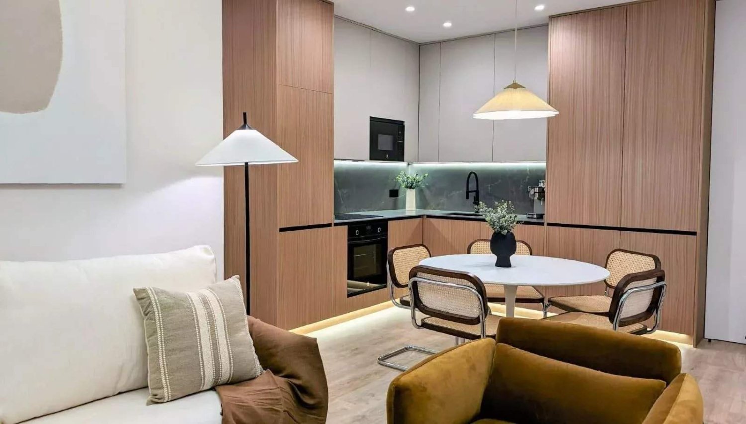 Apartamento de 2 dormitorios en Madrid, Spain No. 124380