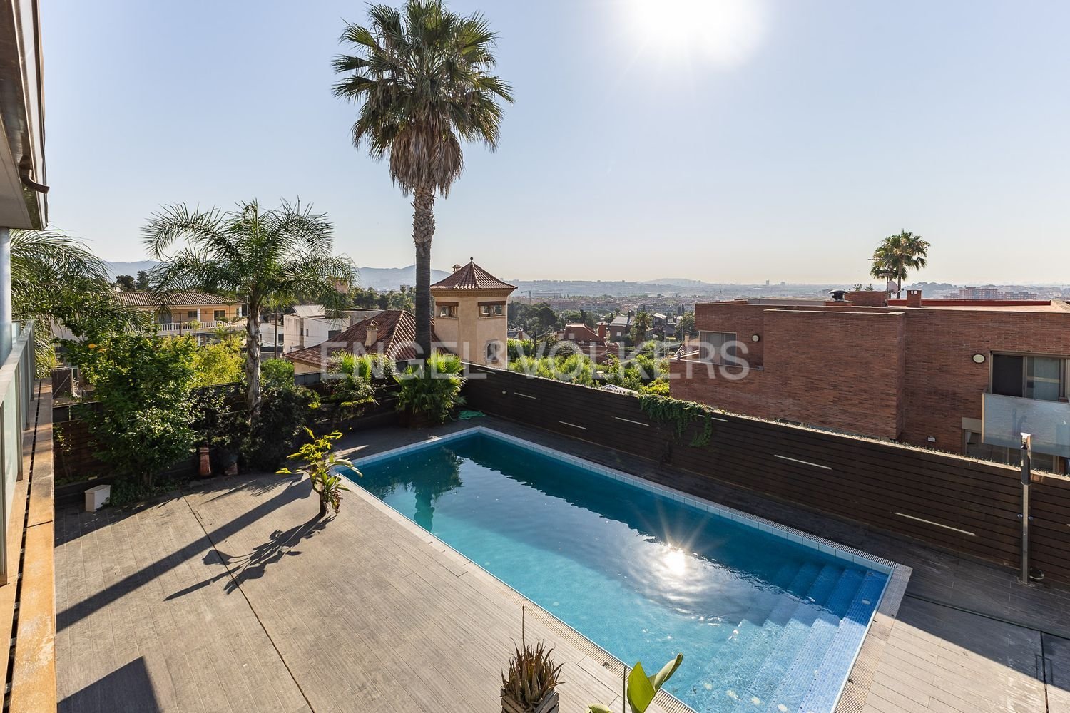 6 غرف نوم منزل في Sant Boi de Llobregat, Spain رقم 172300