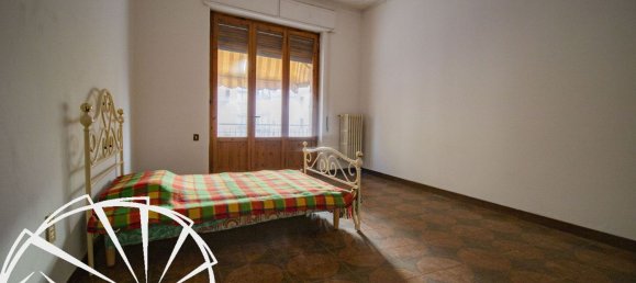 5 bedrooms Apartment in Correggio, Italy No. 168127 11
