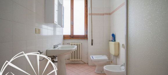 5 bedrooms Apartment in Correggio, Italy No. 168127 17