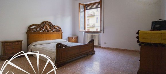 5 bedrooms Apartment in Correggio, Italy No. 168127 8