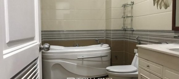 4 bedrooms Villa in Tay Ho, Vietnam No. 992 10