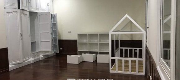 4 bedrooms Villa in Tay Ho, Vietnam No. 992 9