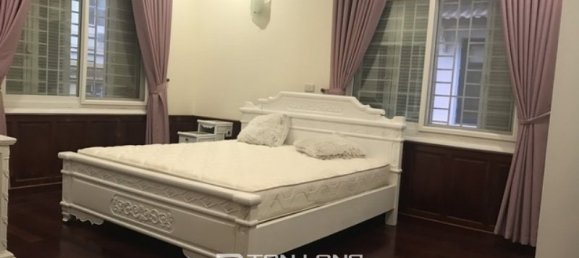 4 bedrooms Villa in Tay Ho, Vietnam No. 992 8