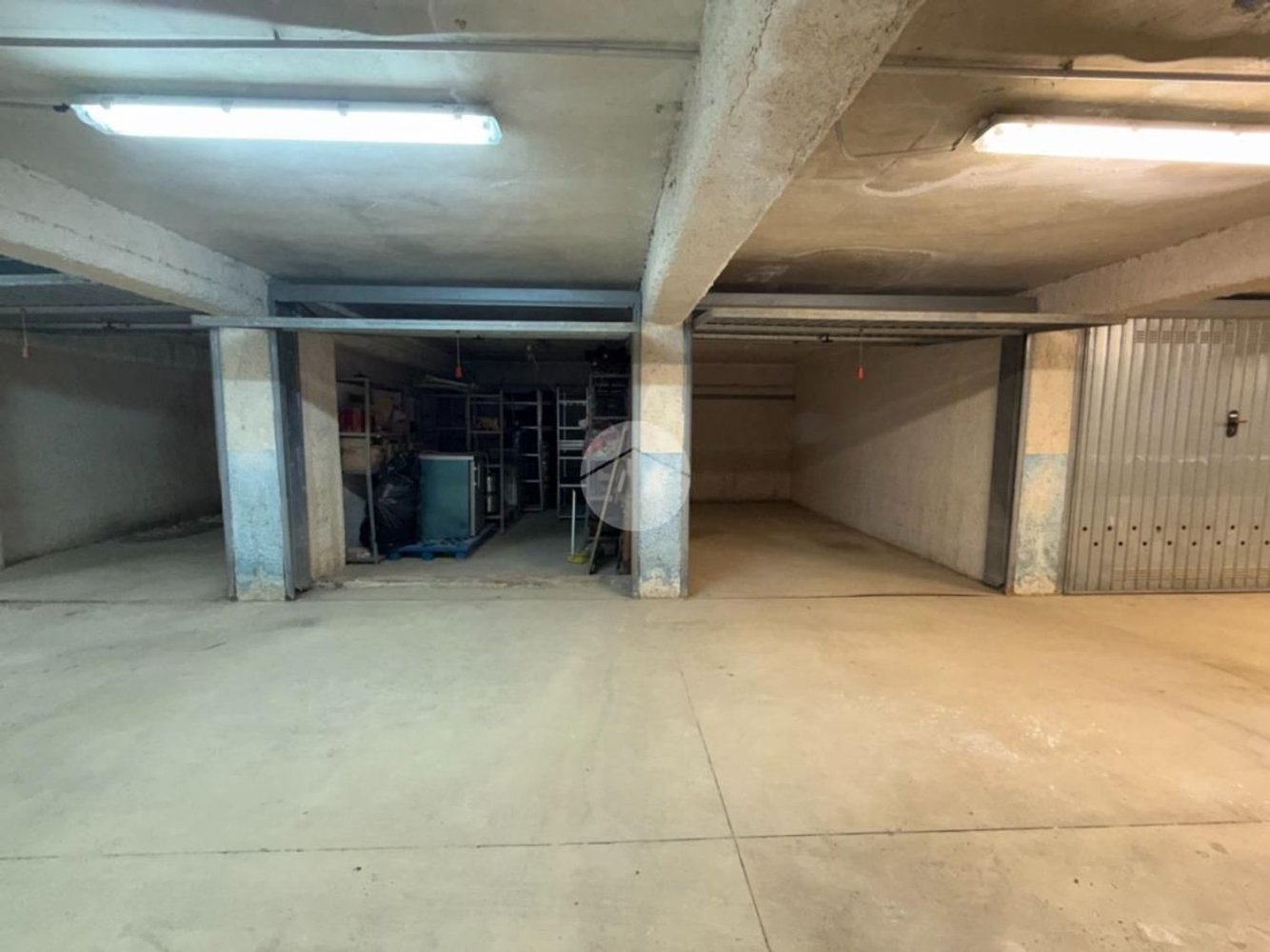 20m² Garage in Rocca di Mezzo, Italy No. 273142