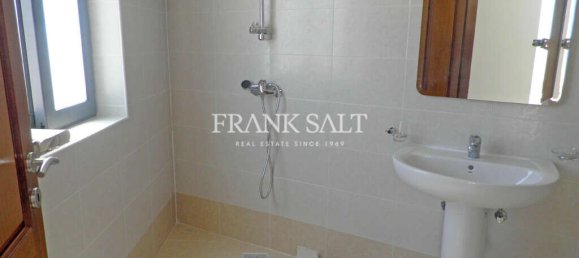 Office in Mosta, Malta No. 6458 8