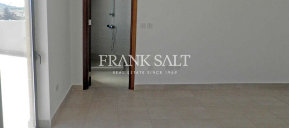 Office in Mosta, Malta No. 6458 4