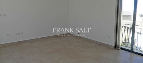 Office in Mosta, Malta No. 6458 3