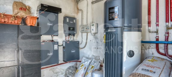 4 bedrooms House in Buriasco, Italy No. 189397 8