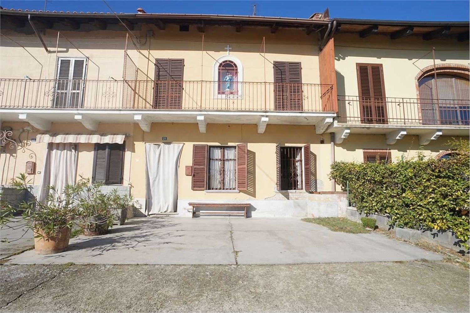 5 bedrooms House in Moncucco Torinese, Italy No. 380152