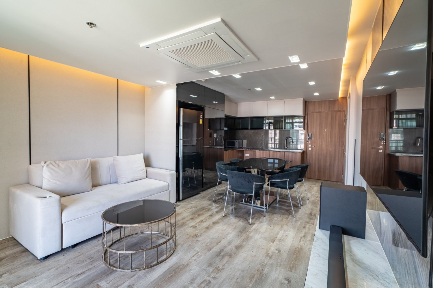 Apartamento com 2 quartos em condomínio em Bang Rak, Thailand N.º 63420