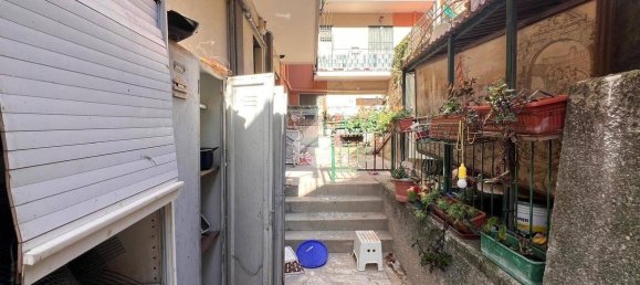 Apartamento de 2 dormitorios en Genoa, Italy No. 349986 17