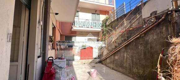 Apartamento de 2 dormitorios en Genoa, Italy No. 349986 2