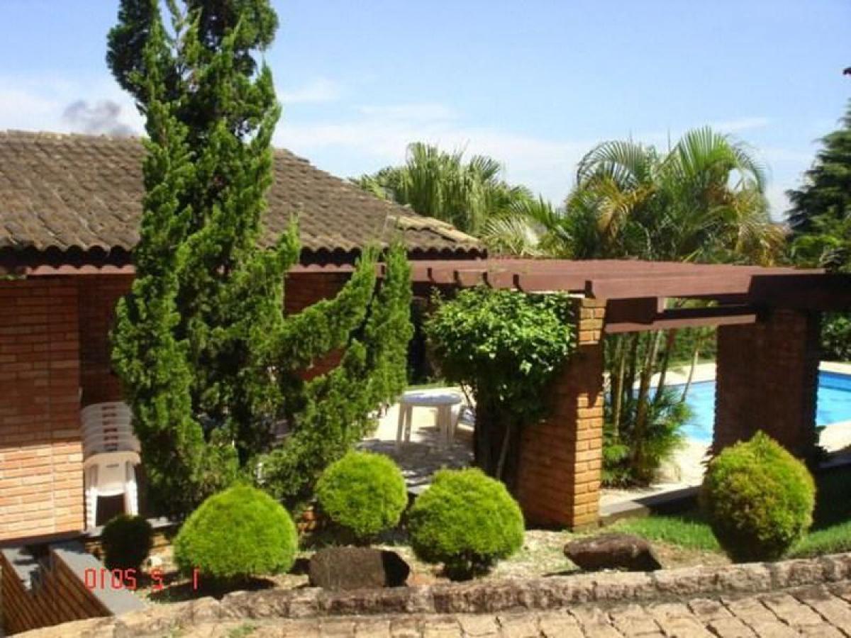 Дом с 4 спальнями в Сан-Паулу, Бразилия № 587015