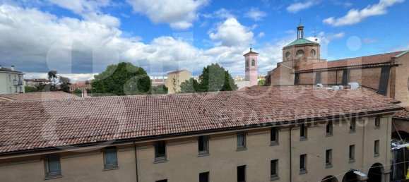 3 bedrooms Apartment in Bologna, Italy No. 372098 2