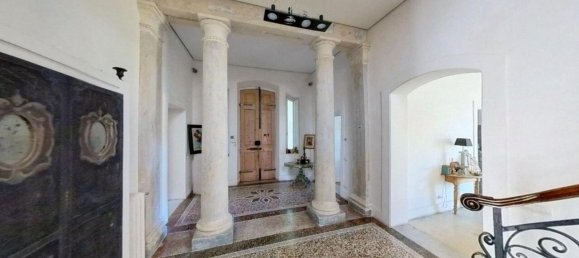 3 bedrooms Villa in Livorno, Italy No. 371623 11